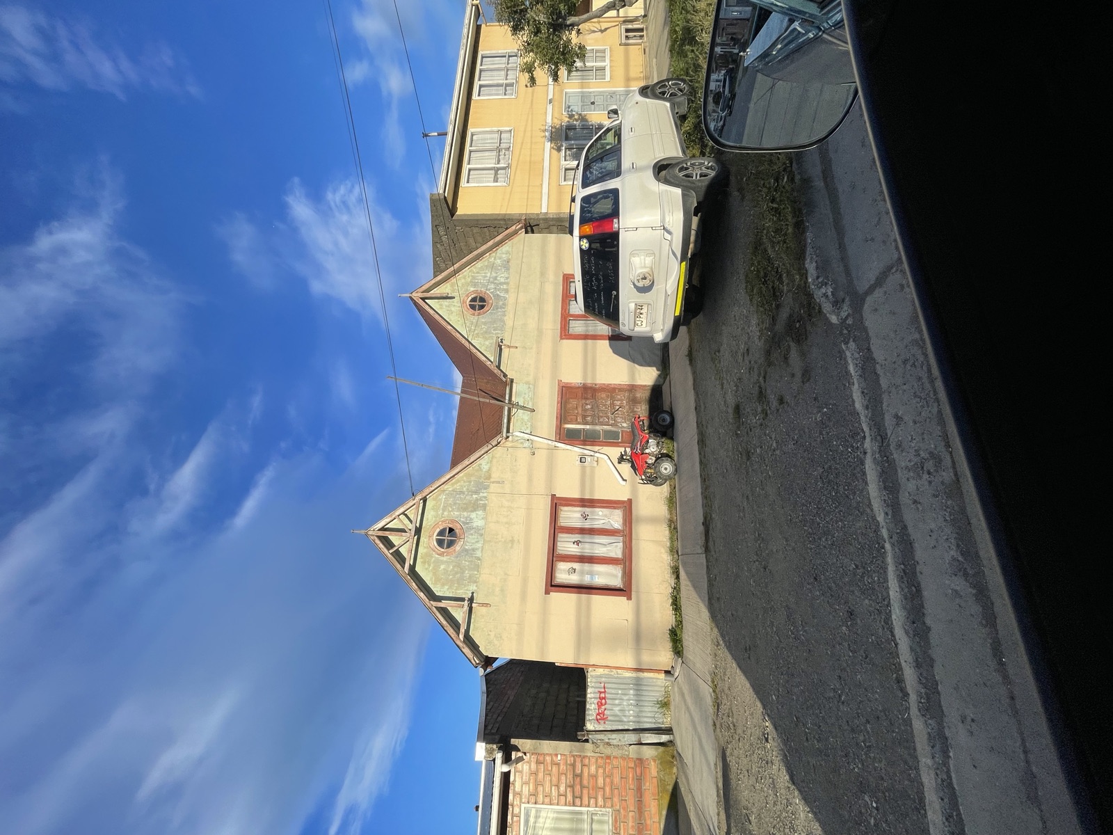 Casa patrimonial azul